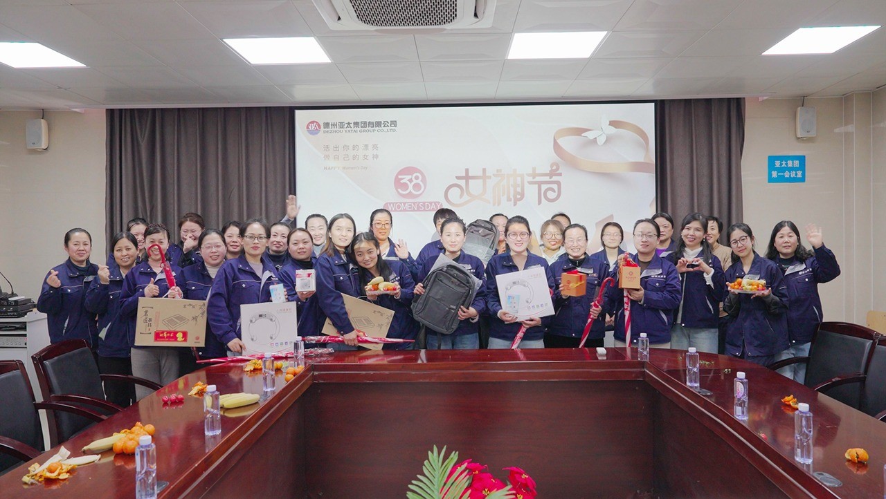 March brings warm spring sunshine, and women showcase their beauty. | Aurashu held a women's day symposium for female employees.