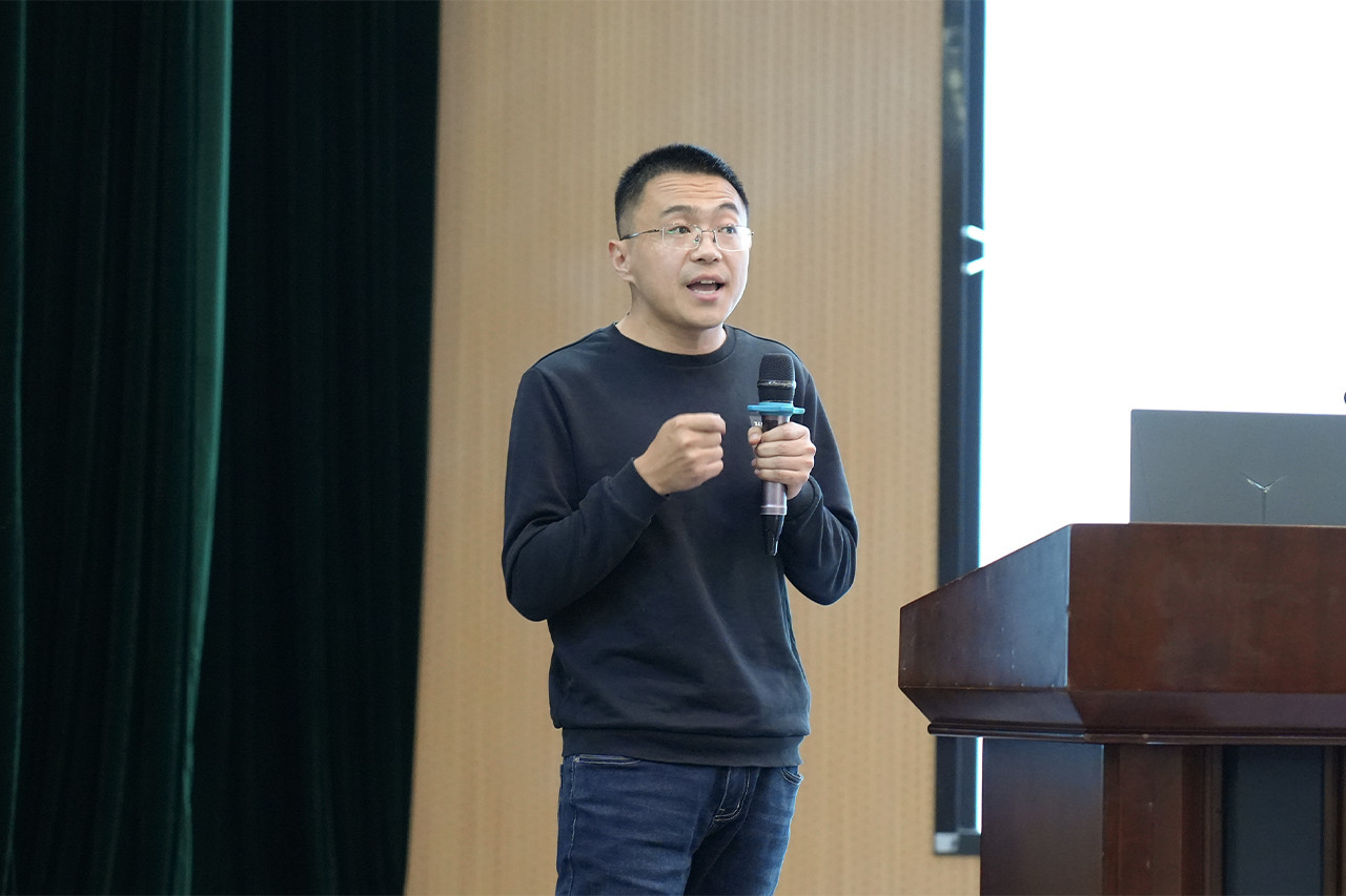 Aurashu gave a special report.