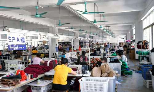 What would a professional laptop bag manufacturer do before the National Day holiday?