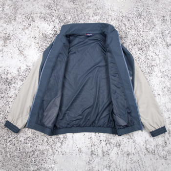 Custom windbreaker jacket for teams and streetwear brands