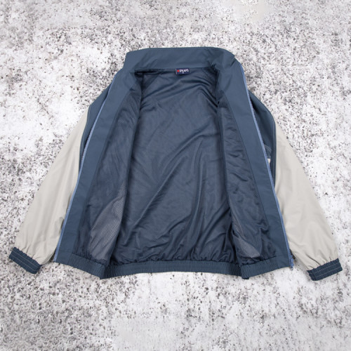 Custom windbreaker jacket for teams and streetwear brands