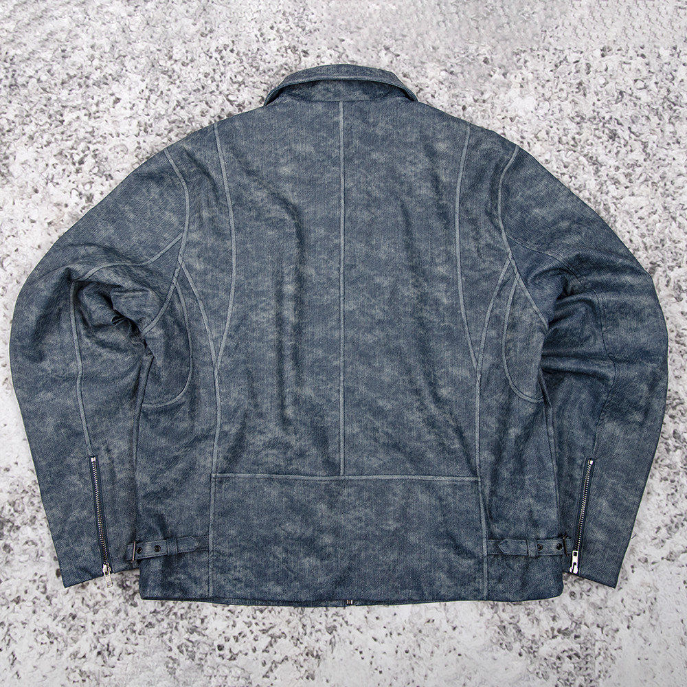 Detail image of jacket lining