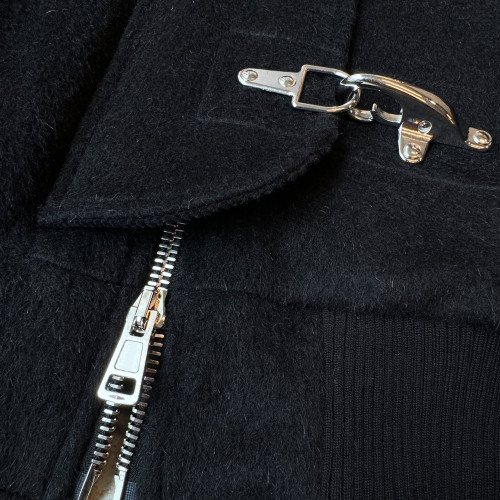 Custom Jacket Manufacturer for Cropped Quilted Jackets