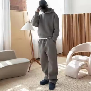 Custom Hoodie and Sweatpants Set for Streetwear Brands