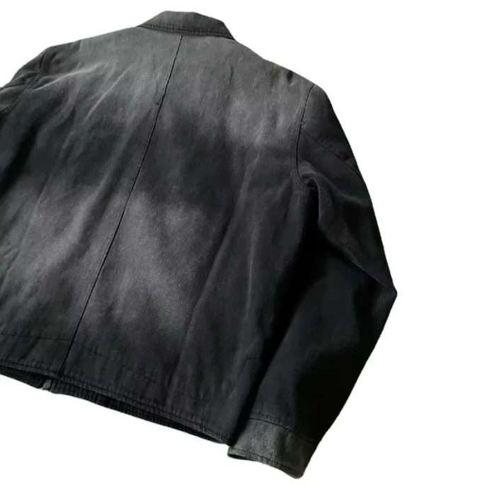 Detail image of jacket lining