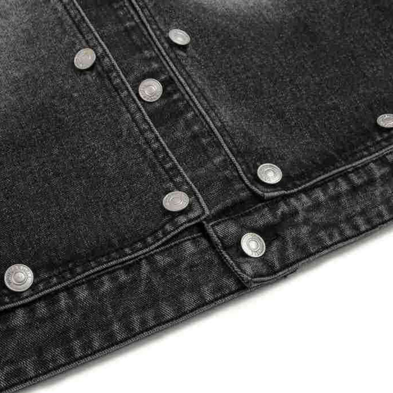 Detail image of jacket lining