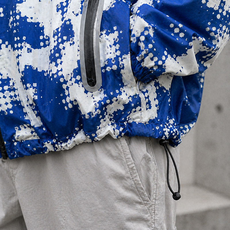 Detail image of jacket lining