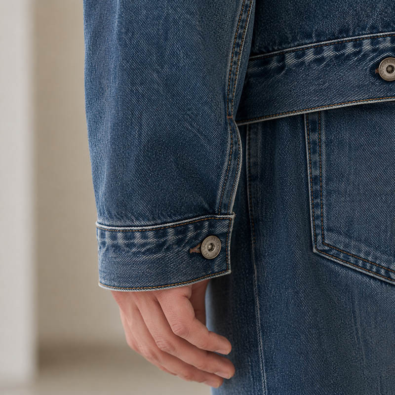 Detail image of jacket lining
