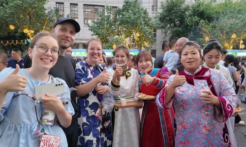 佳节送佳礼，瑷之桦送到心意满满