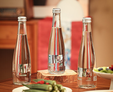 告别传统礼品，2025年节日送礼新风尚：为什么“液体黄金”瑷之桦白桦树汁成为高端健康之选？