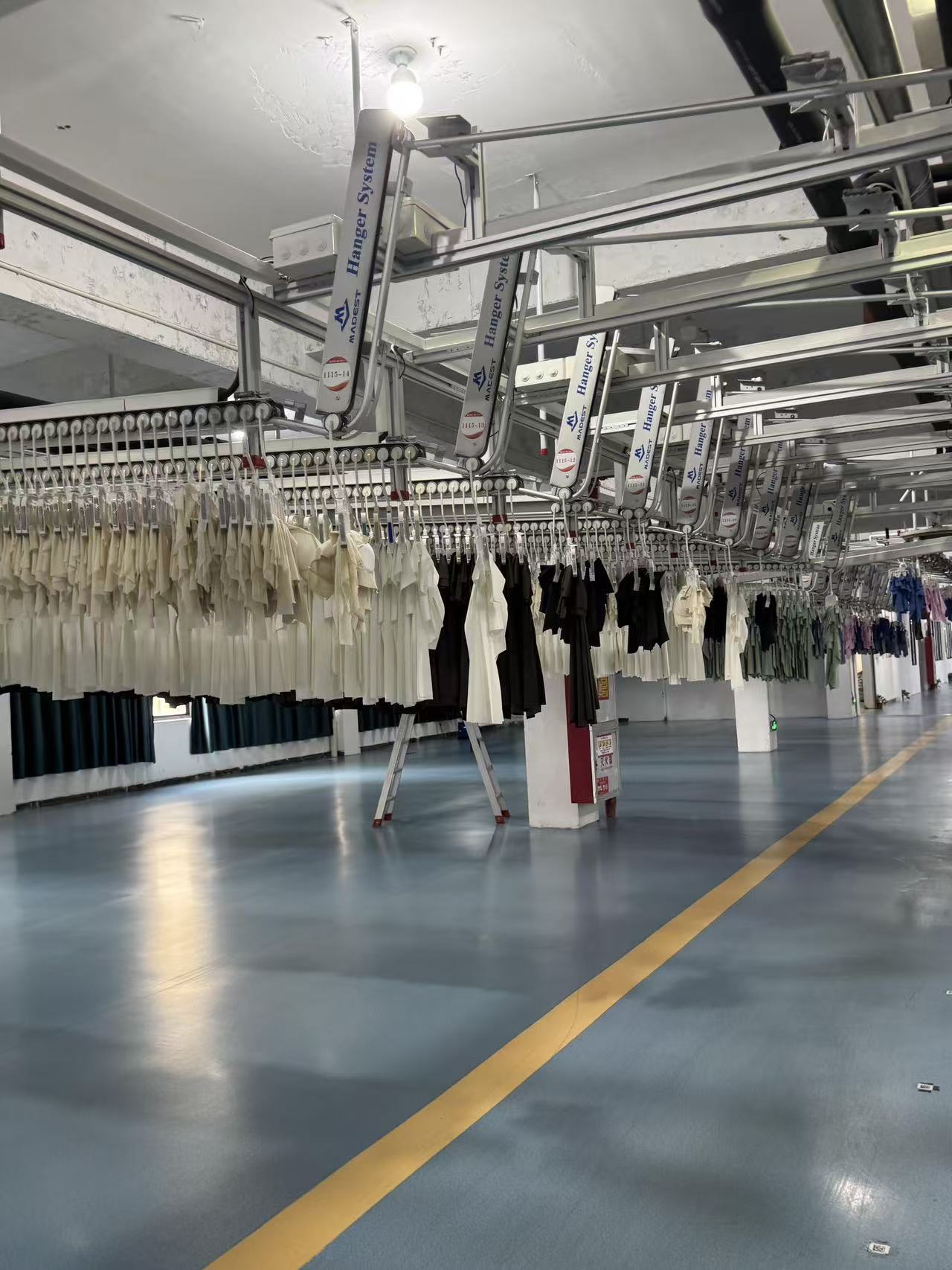 Custom Mens Sportswear Factory Wholesale