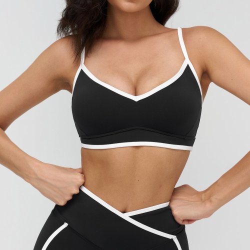 Nude-feel sports bra with contrasting shoulder straps, yoga bra, running and fitness sports bra