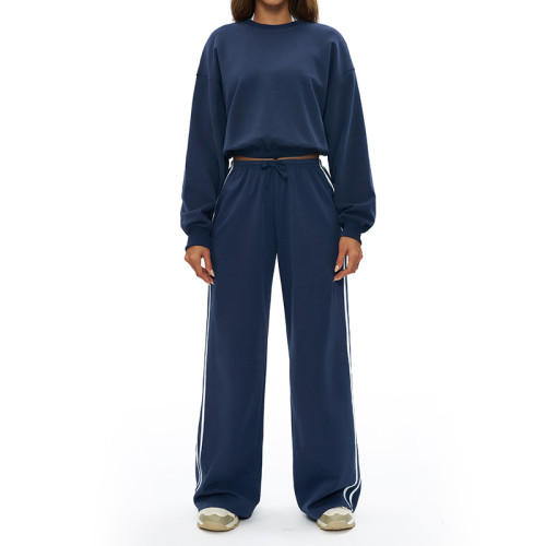 EasyTrack Cropped Sweatshirt & Wide-Leg Jogger Set