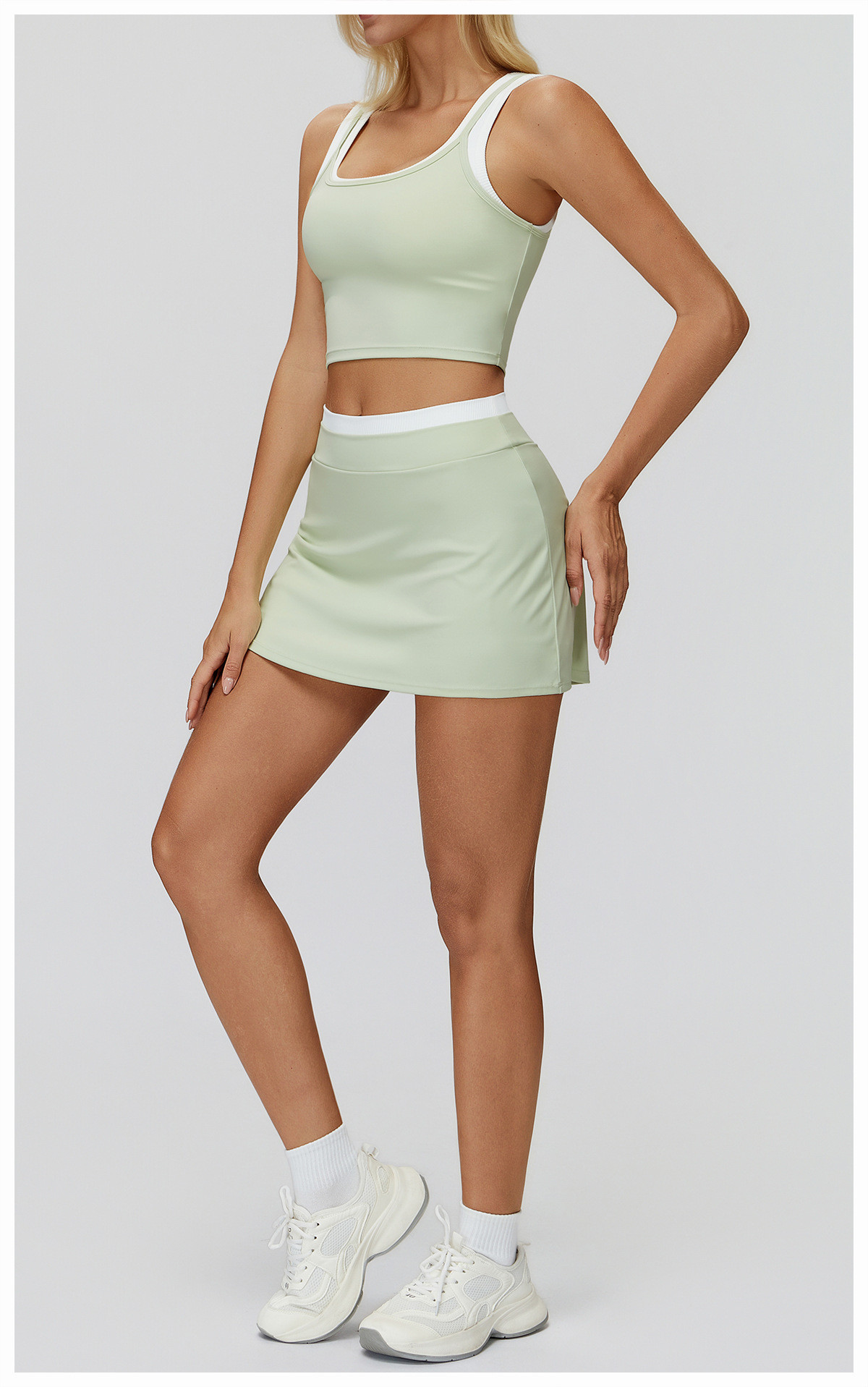 color-blocked yoga outfit