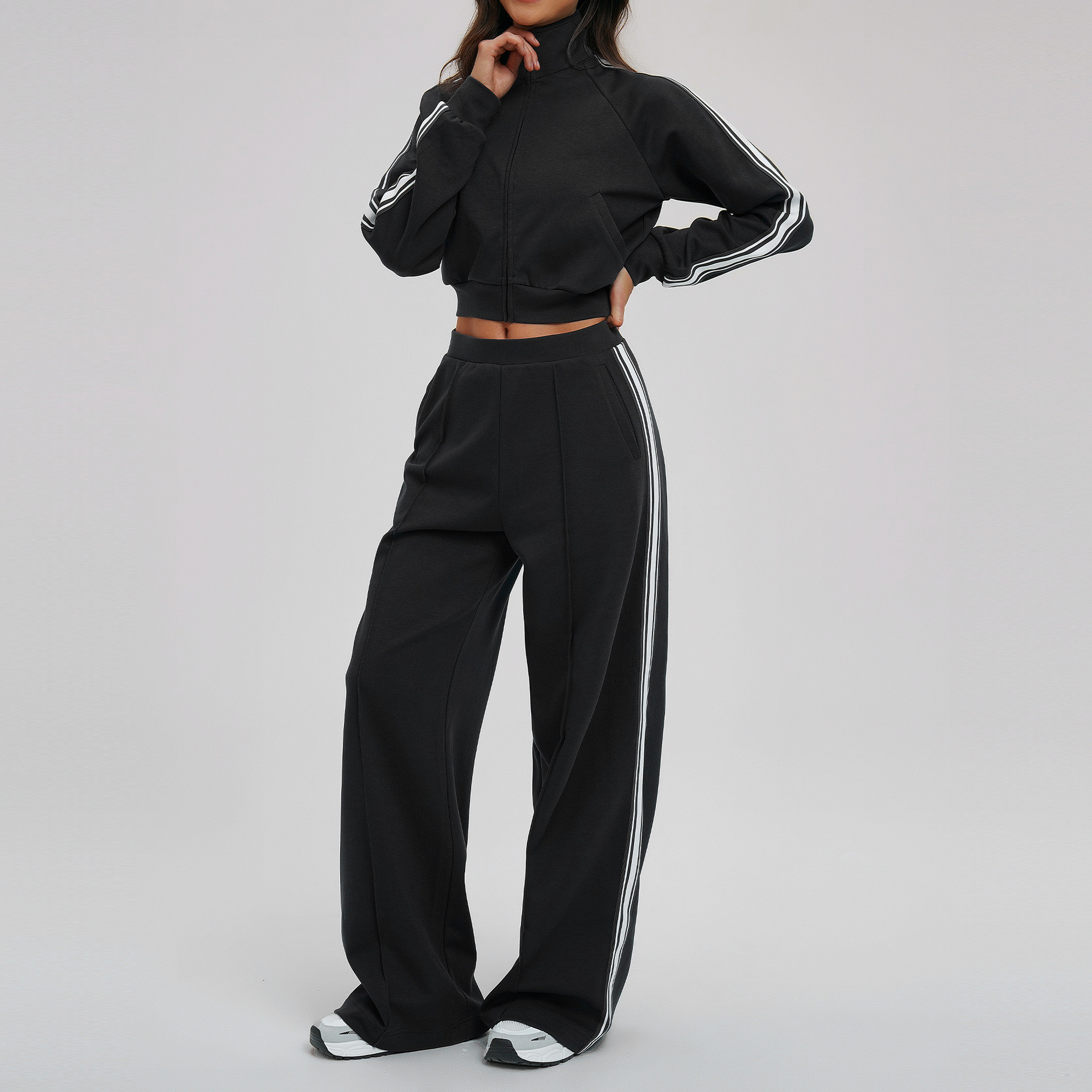 loose fit hiking sweatshirts