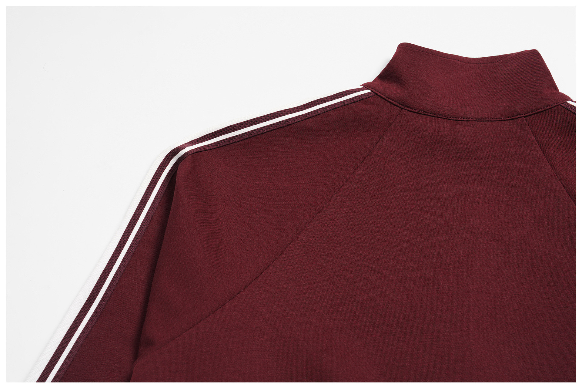 loose fit hiking sweatshirts