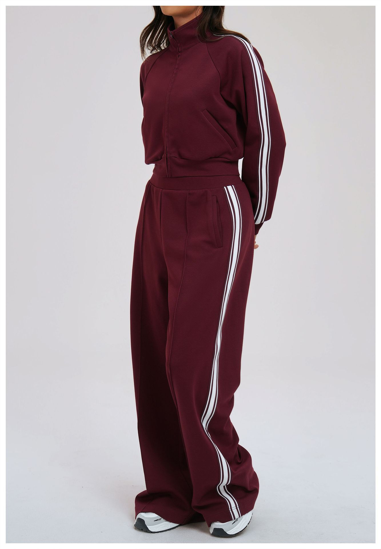 loose fit hiking sweatshirts