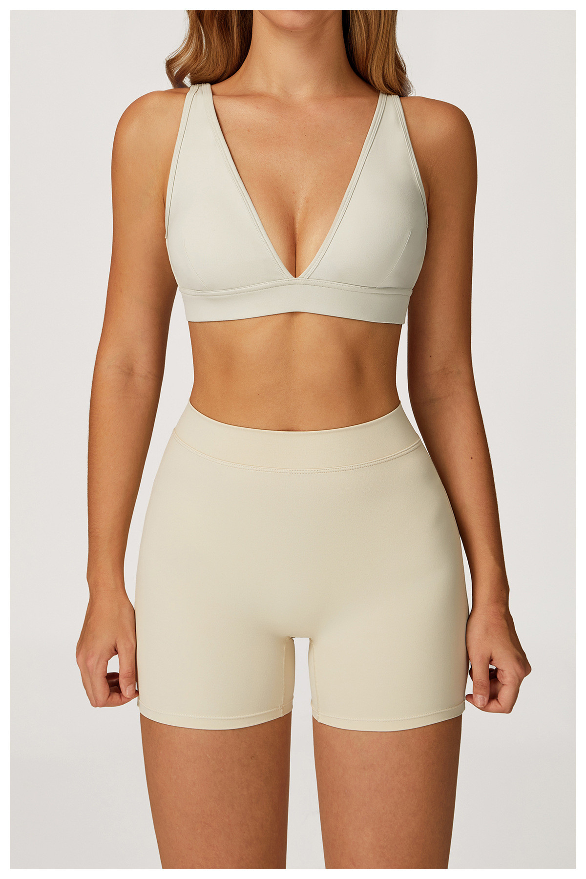 peach-shaped hip-lifting shorts