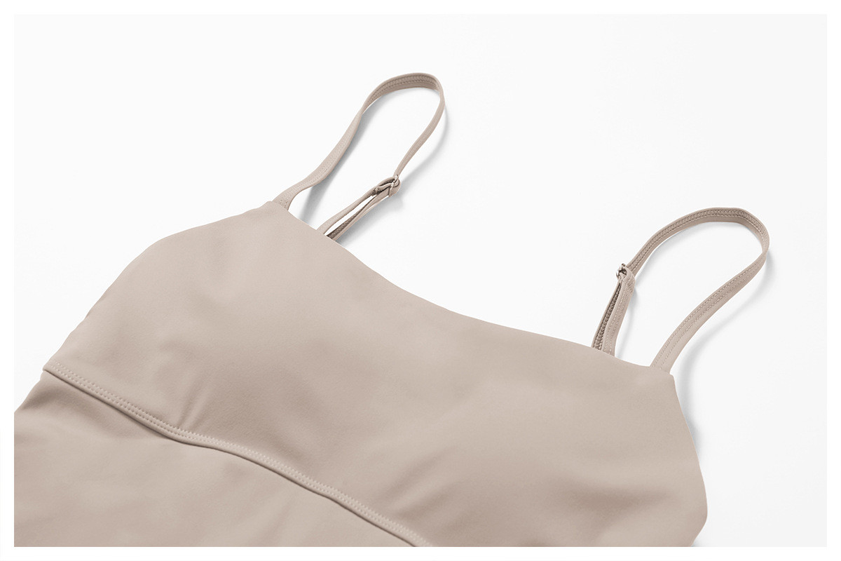 Private label women's sportswear