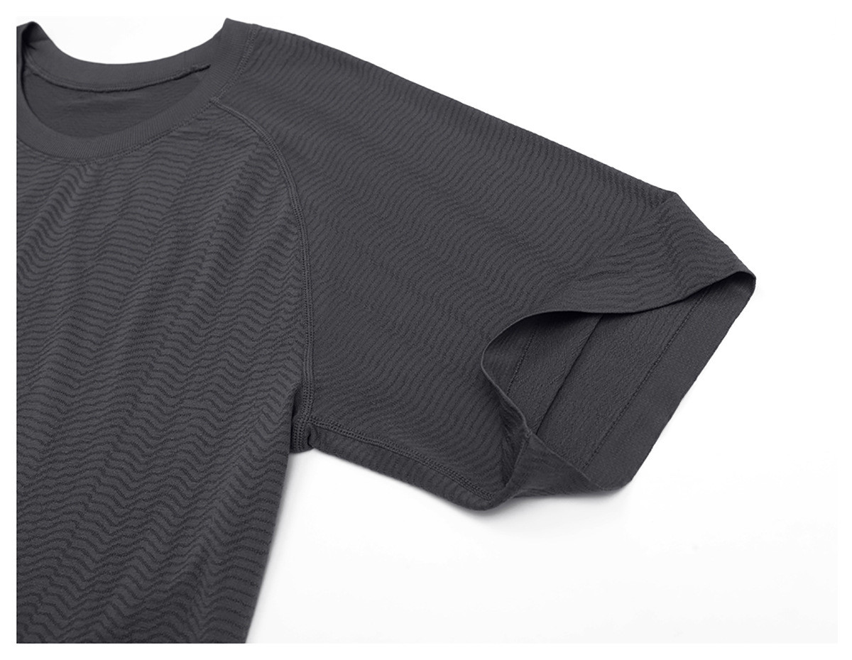 men's performance training t-shirts