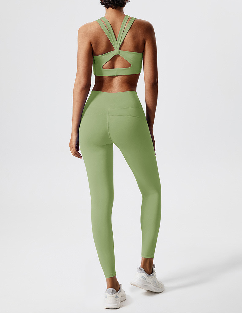 Peach Hip Workout Outfit