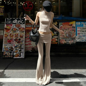 OEM & ODM Women's Fall 2025 Fashion Sleeveless Crop Top with High Waist Flare Pants Set - Wholesale Activewear S4516401K for Brands and Retailers