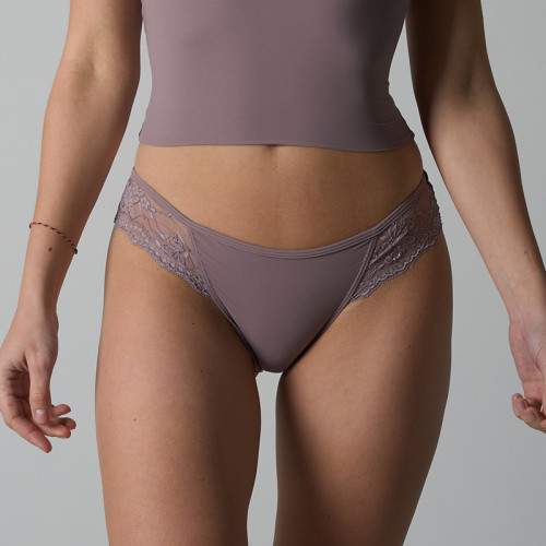 Sexy Lace Women's Hip-Hugging Briefs - Mid-Low Rise French Style with Breathable Cotton Gusset | OEM & ODM Services for Wholesale and Sourcing Agents1379