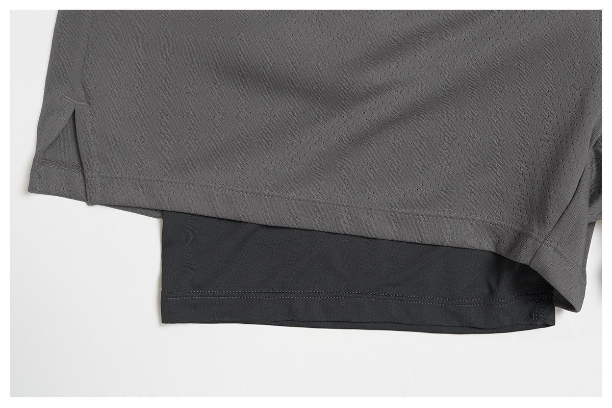 3/4 length sports shorts for men