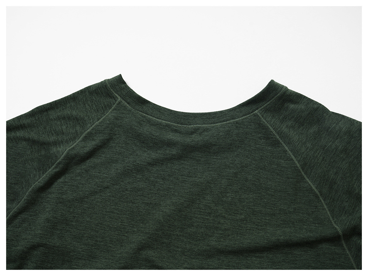 slim-fit outdoor running wear