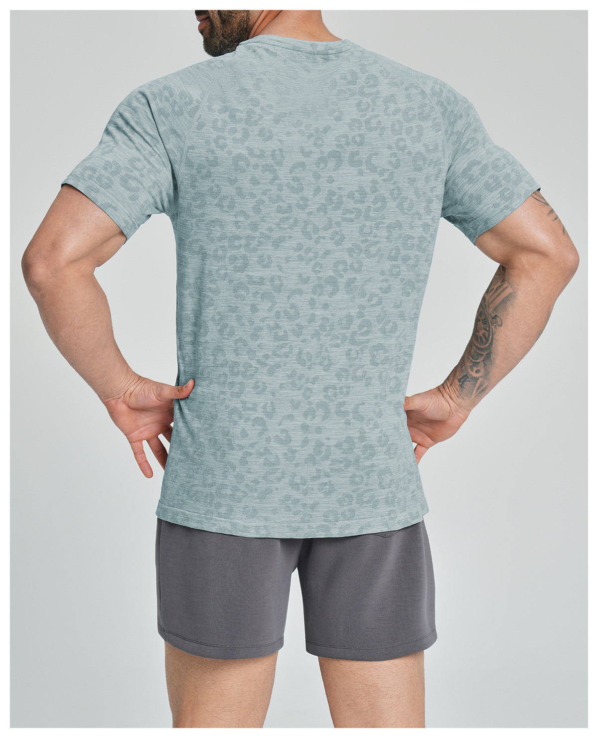 outdoor hiking clothing for men