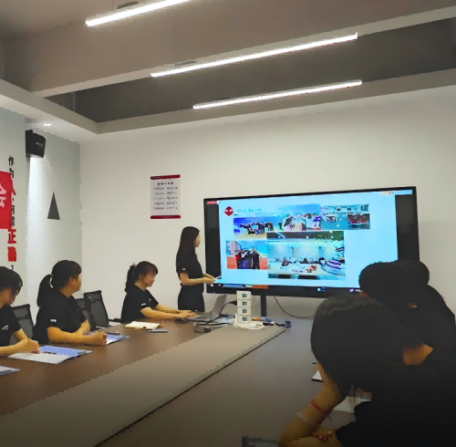 OWLAMP Brand Holds Monthly Management Communication Session in June
