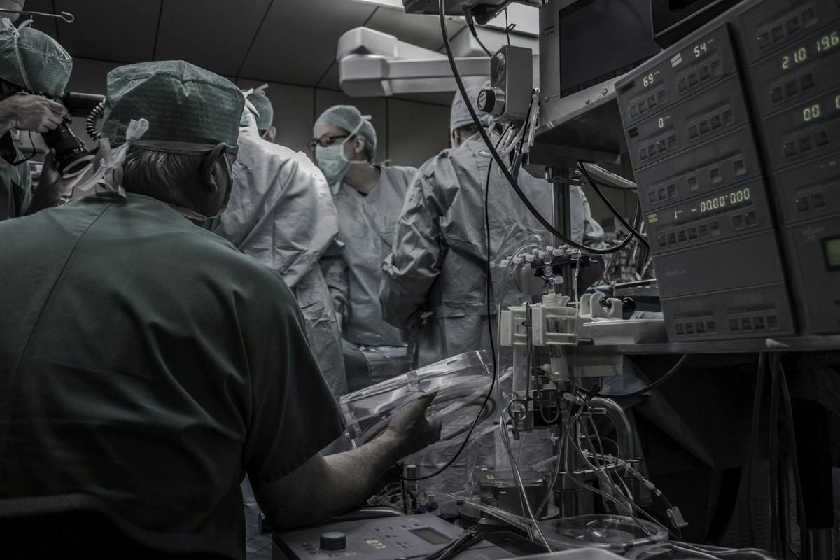 Emergency hospital environment supporting a protocol-led transfusion workflow