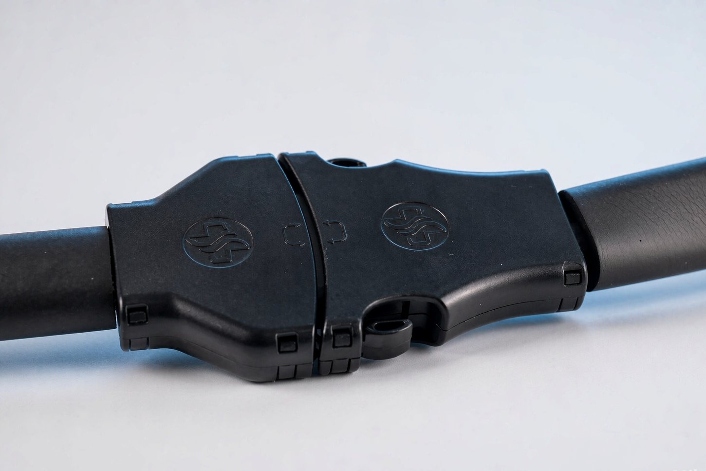 Air Cold Core integrated combo connector