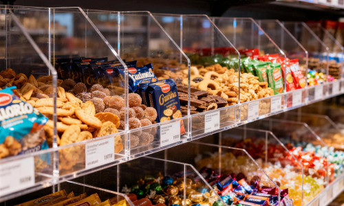 5 Creative Ways to Use Shelf Dividers in Retail Stores