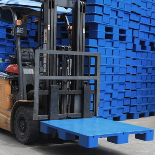 JW-32 Durable Lightweight Stackable Plastic Pallet for Warehouse Storage and Retail Display Use