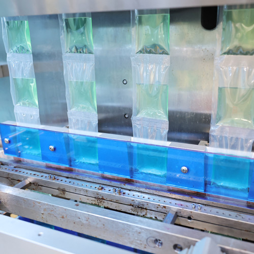 Four-lanes liquid  Packing Machine manufacturer