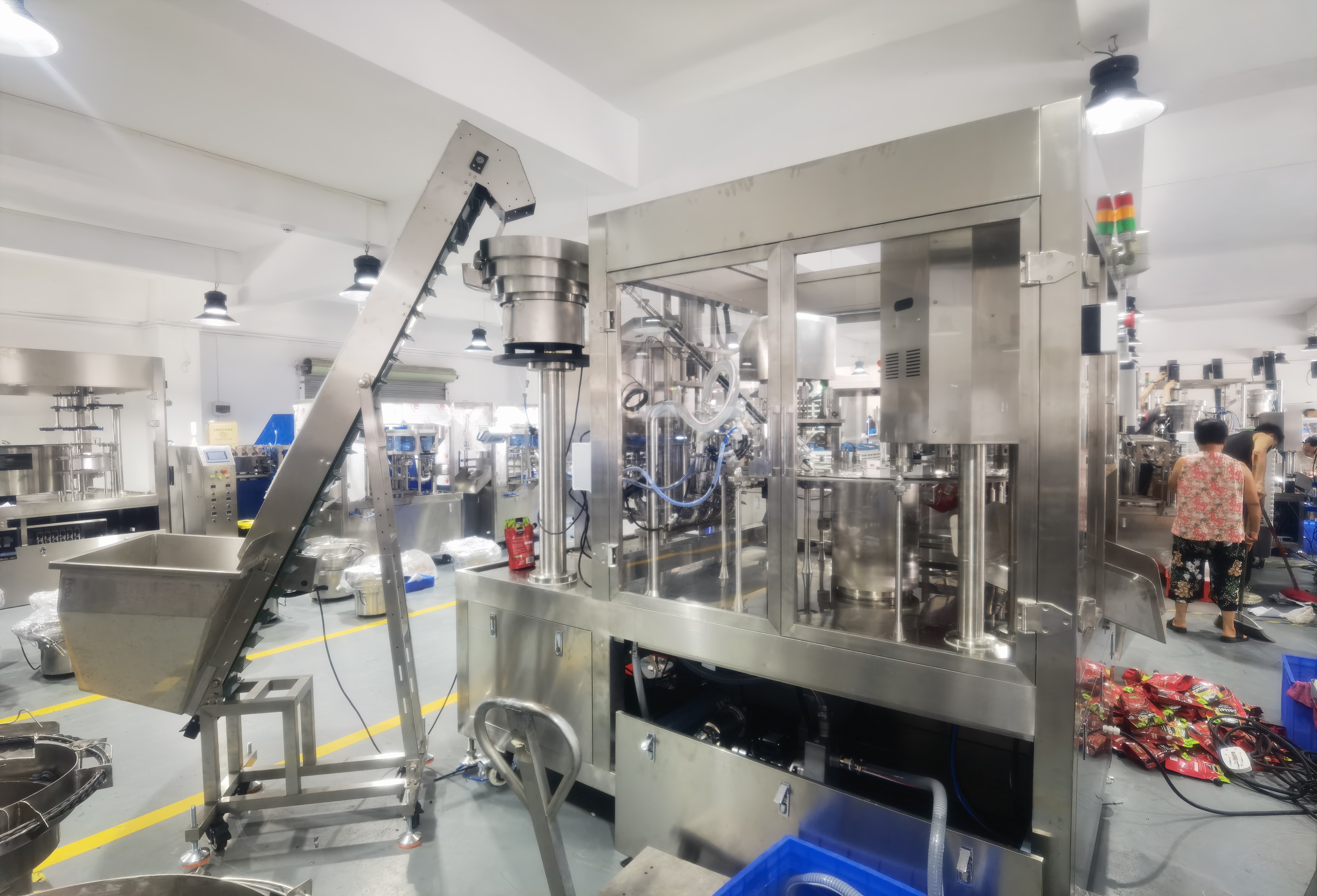 filling and sealing machine