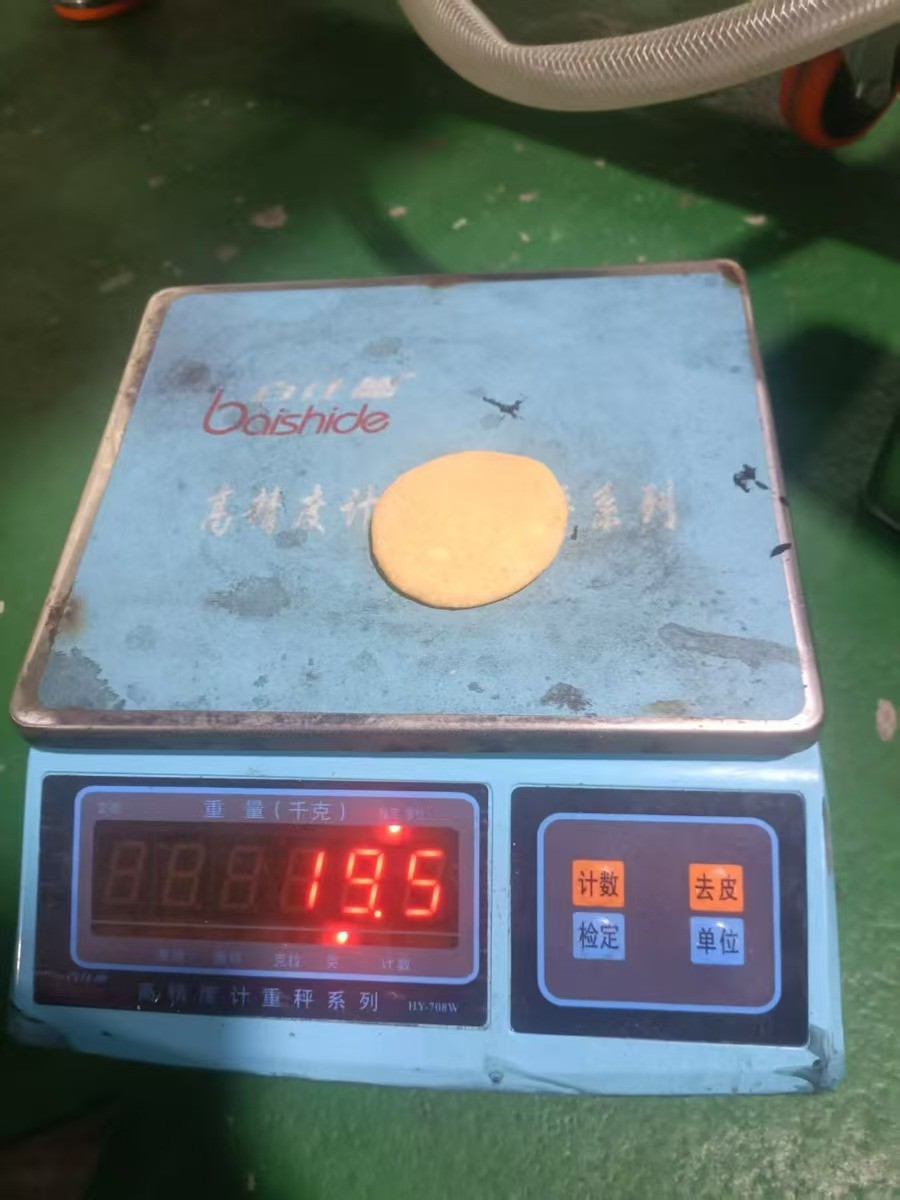 filling and sealing machine