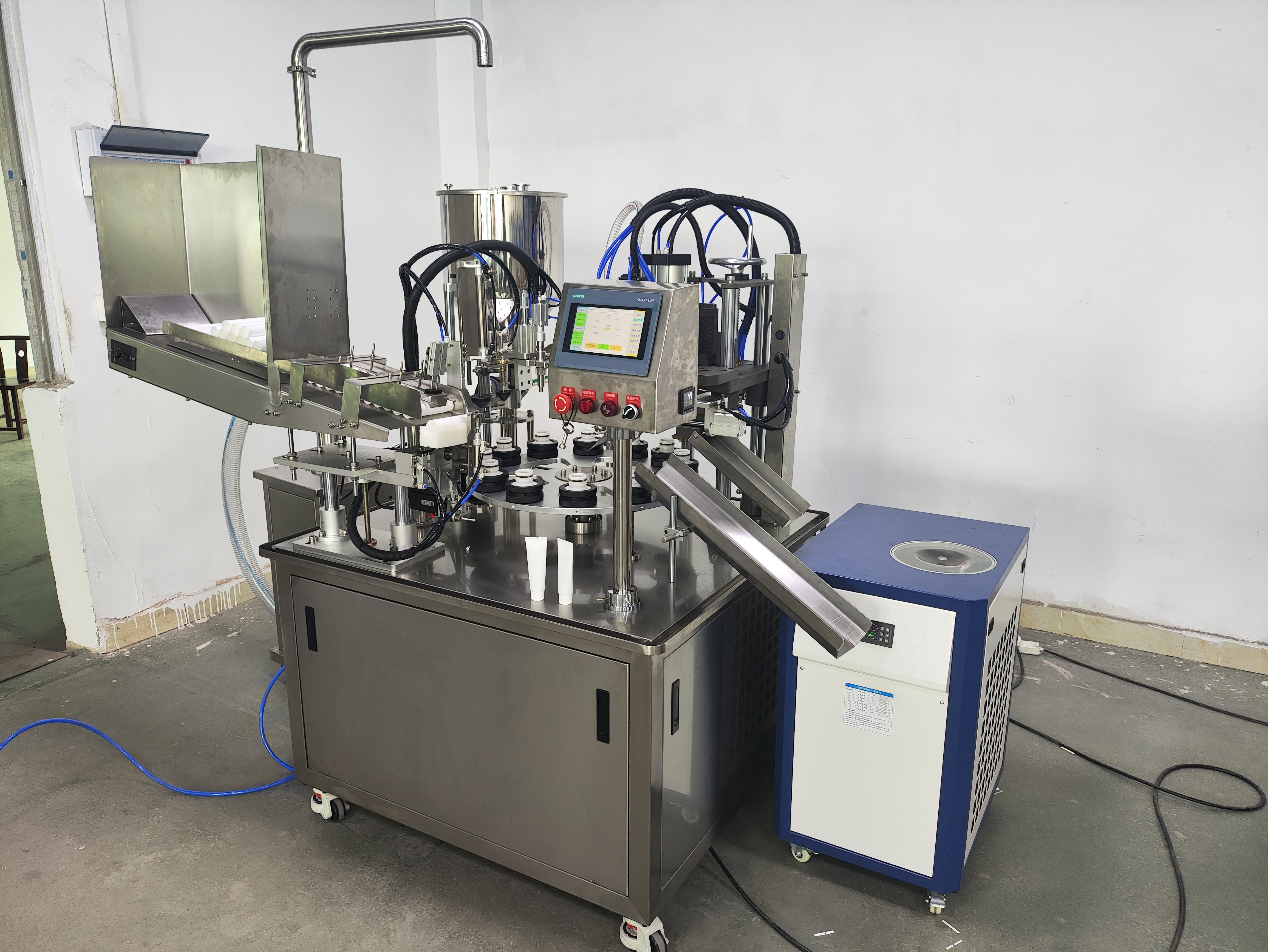 tube filling and sealing machine
