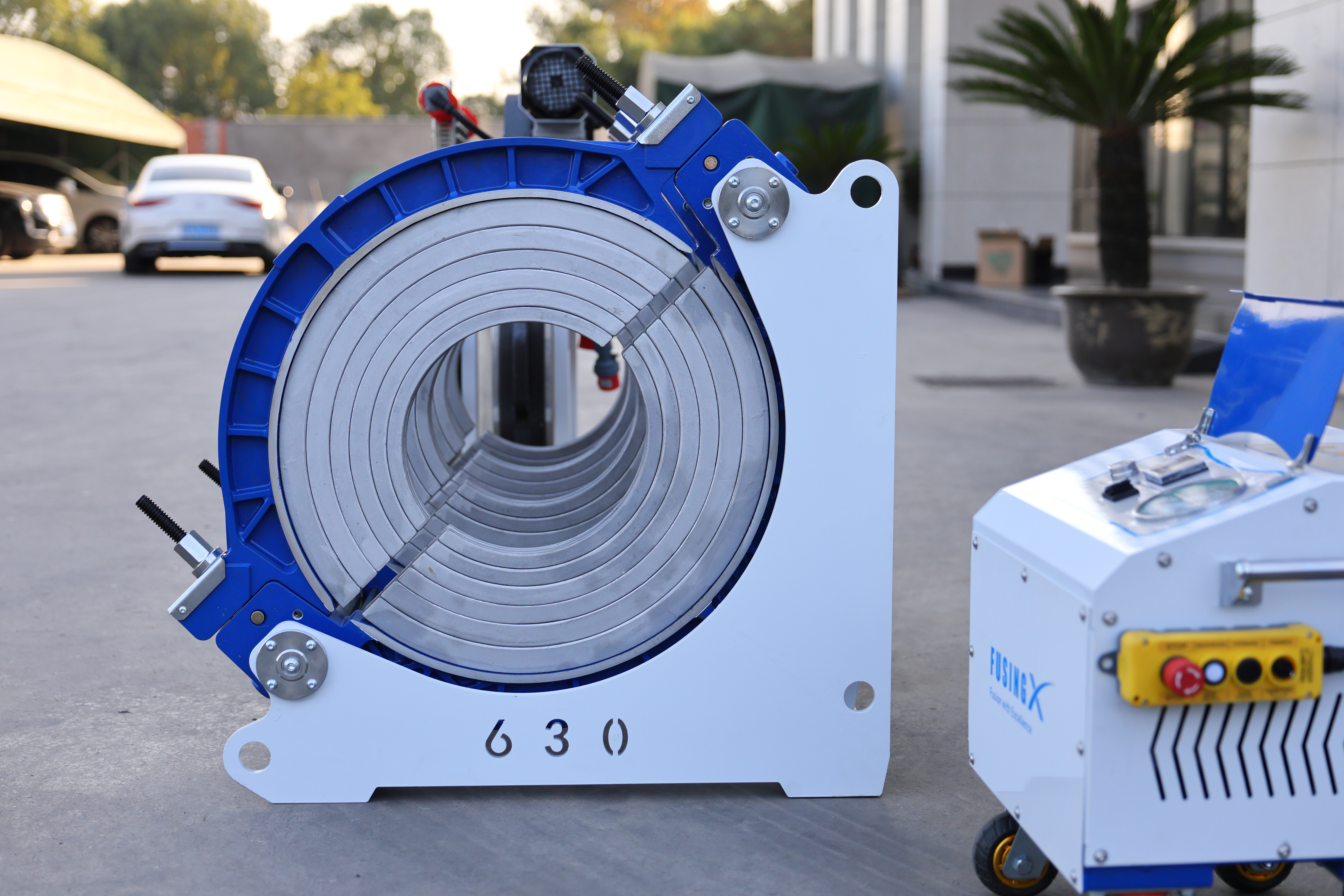 Single-size clamp inserts