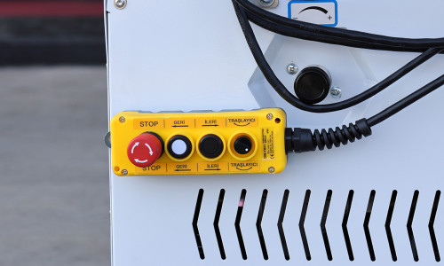 Magnetic Remote Control for the New Hydraulic Unit — Practical Flexibility on the Job Site