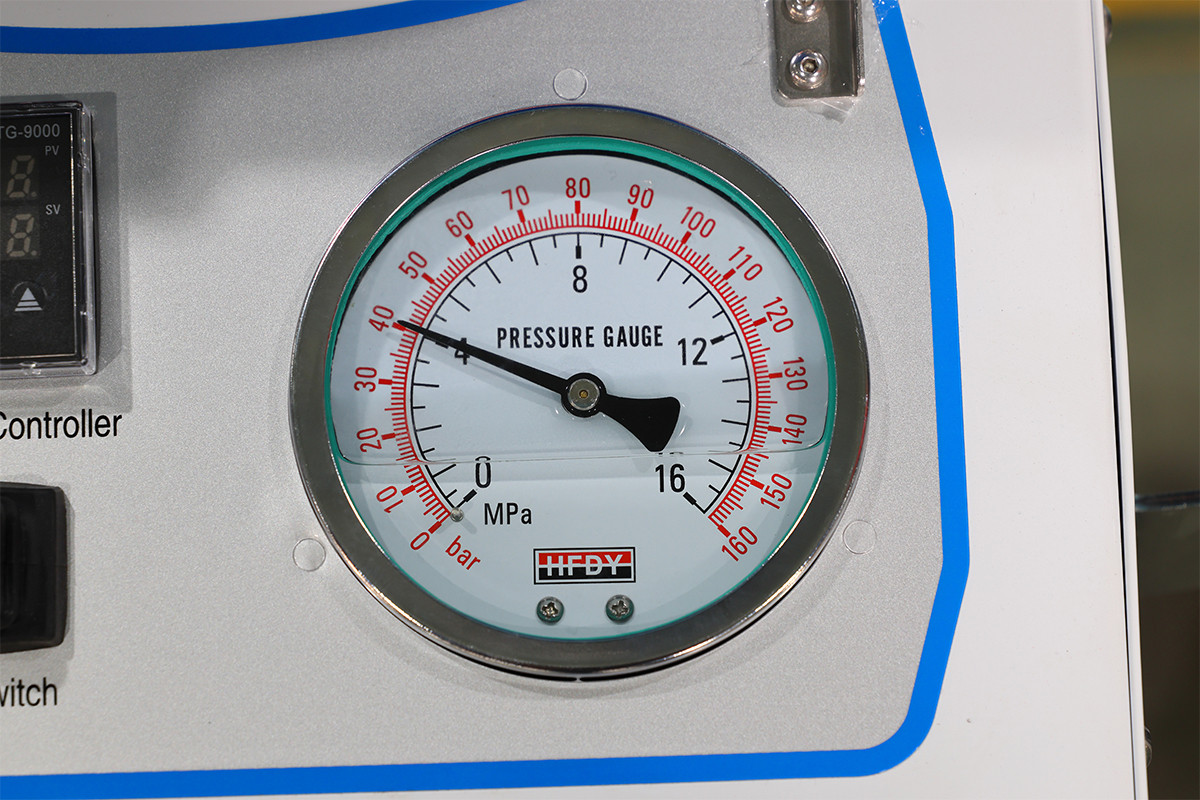 Single-size clamp inserts
