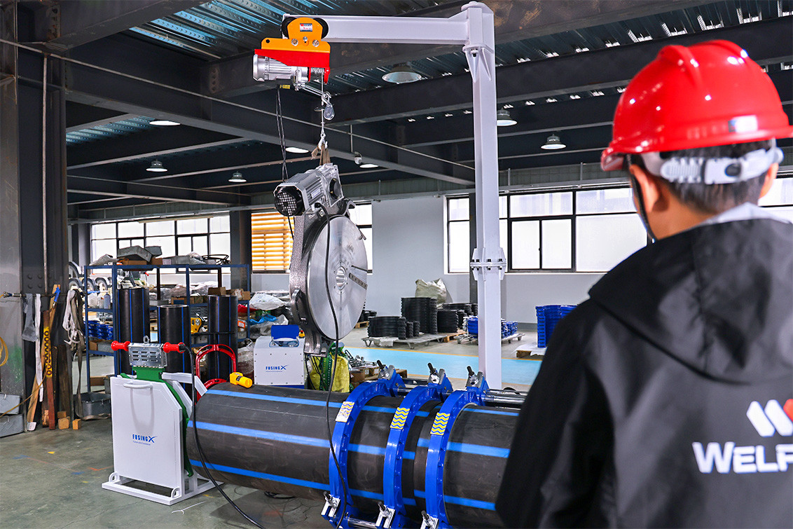 Why a Lifting Crane Matters for Large-Diameter Butt Fusion Welding