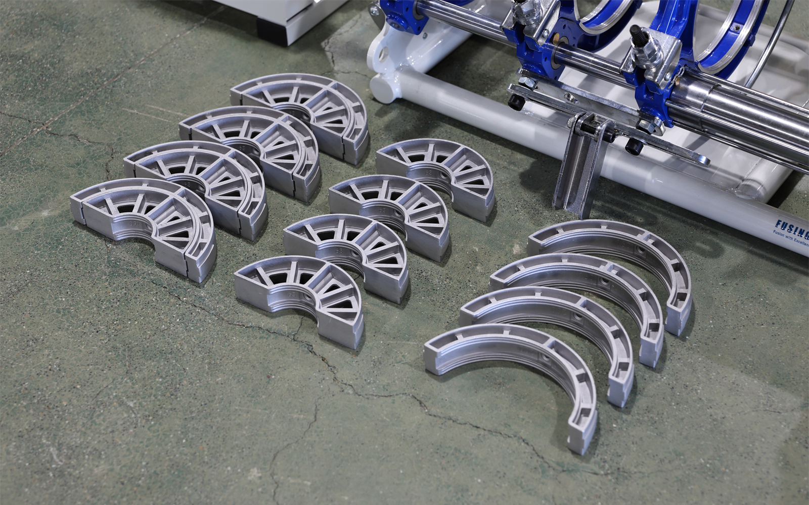 Single-size clamp inserts