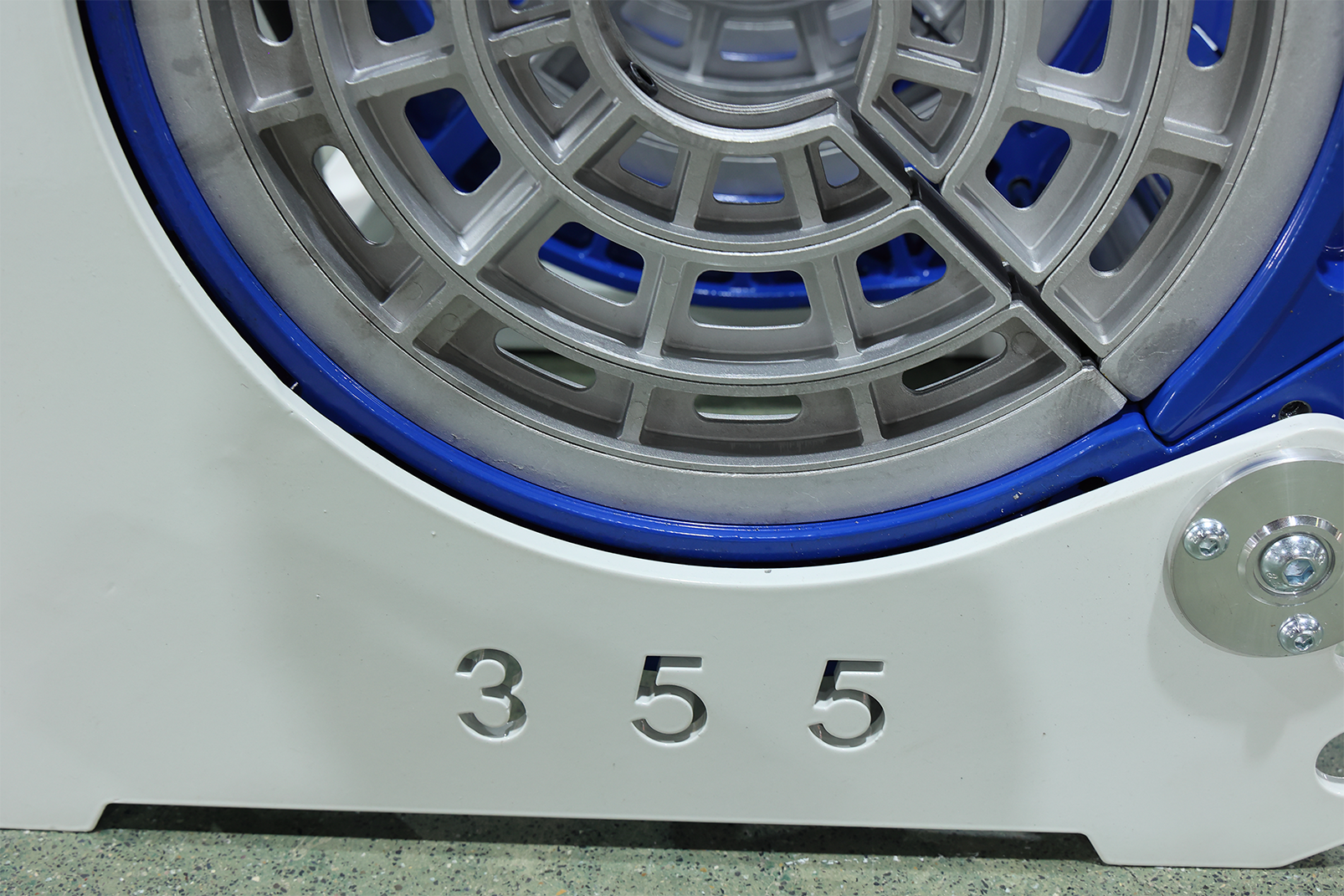 Single-size clamp inserts