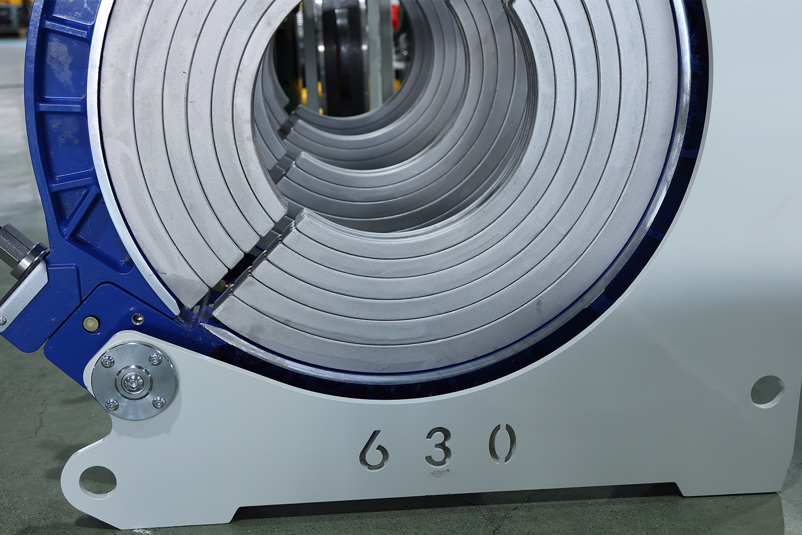 Single-size clamp inserts