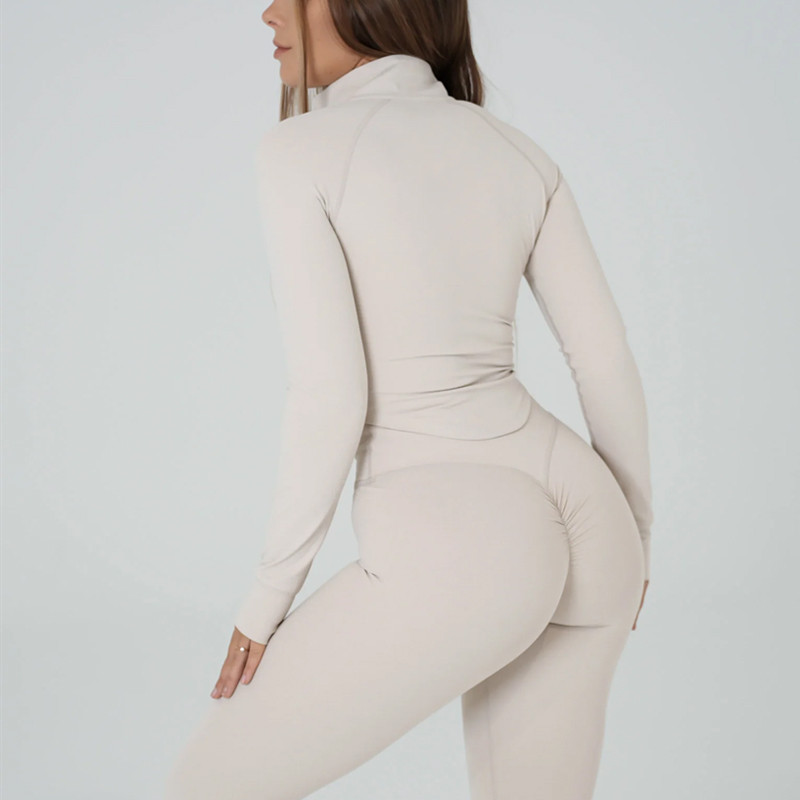 Mock neck slim fit running jacket with curved hem