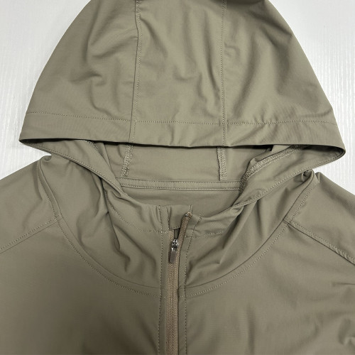 Lightweight High-Stretch Color Block Hooded Mens Running & Gym Jacket