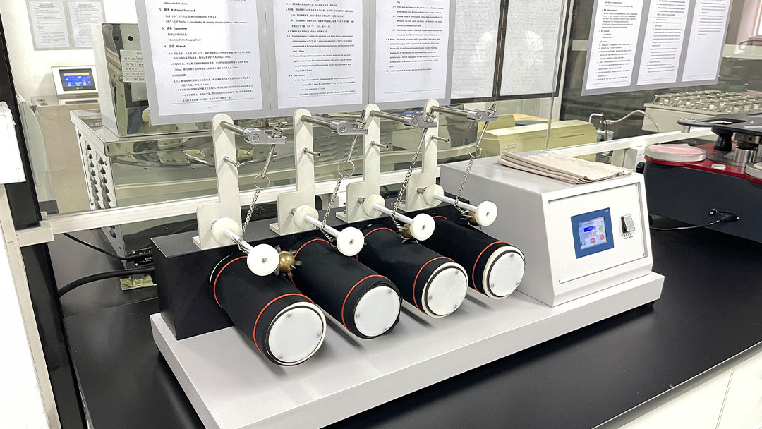 Textile laboratory equipment used for fabric surface performance testing