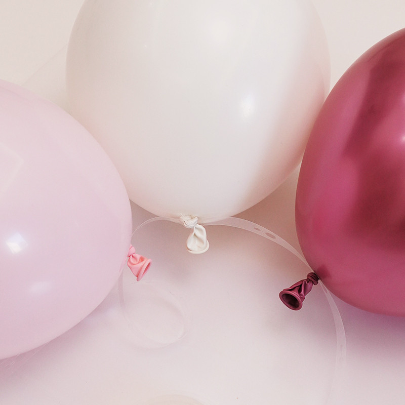 Assemble a balloon chain